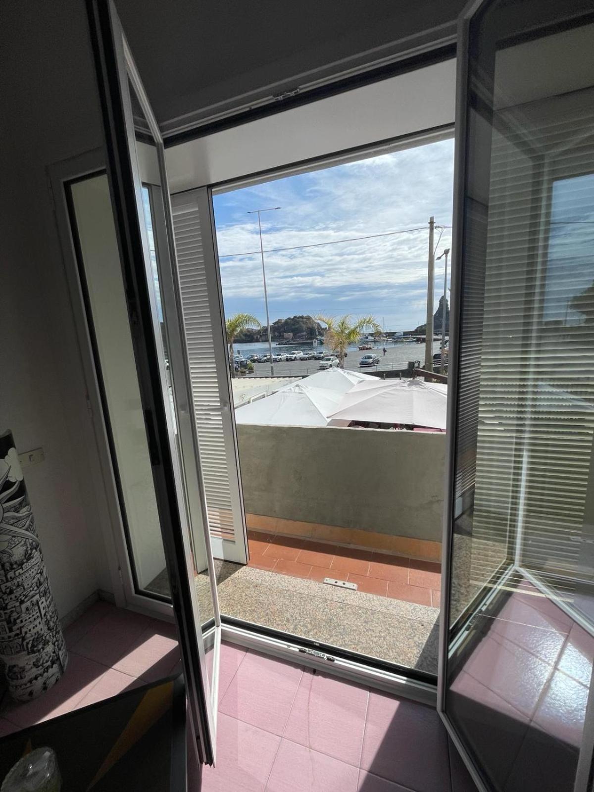 Terrazza Faraglioni Lejlighed Aci Trezza Eksteriør billede